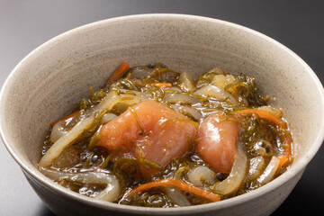 めんたい博多漬け　（イカ刺し　アカモク入り）