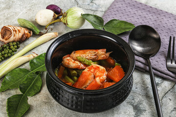 Prawn with asparagus and spices
