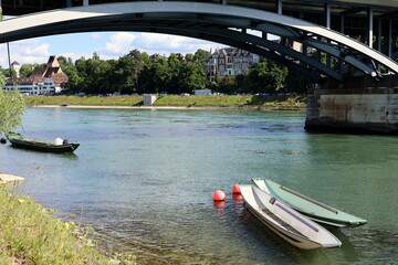 Blick durch die Wettsteinbrücke in Basel nach Sankt Alban