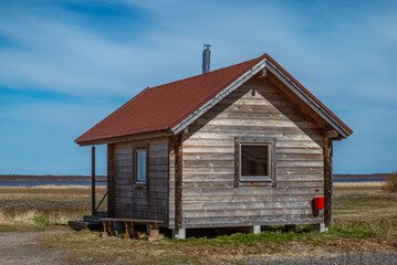 Desert hut are a common sight in Finland. They are unenclosed huts where travelers can stay for 1-2 nights for free without prior reservation. Typically in national parks and along hiking trails.