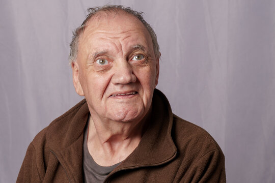 portrait vieil homme dans son jus