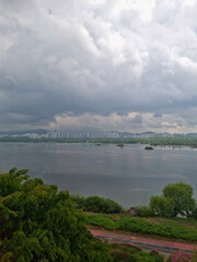 This is the scenery of the Namhan River in Korea.	
