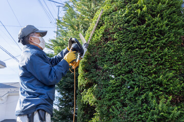 庭師　植木屋　造園屋　男性
