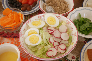 Vibrant salad with eggs and fresh veggies