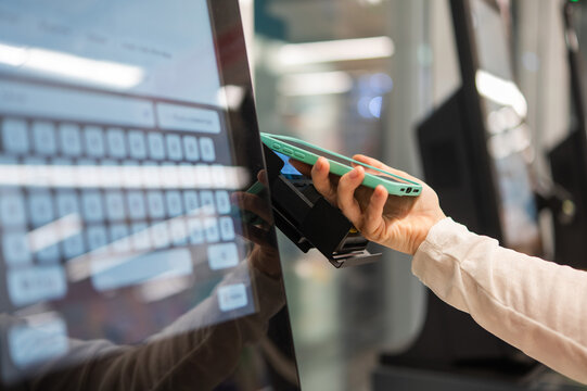 Using Smartphone for Easy Self-Checkout at the Supermarket