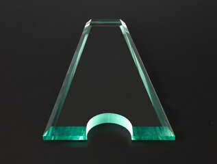 Glass is made from natural and abundant raw materials (sand, soda ash and limestone) that are melted at high temperature to form a new material: glass.