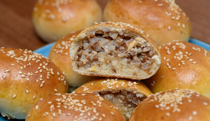 Kaszaczki Apetyczne bułeczki z kaszą, mini kaszaki biłgorajskie wypchane gotowaną na sypko kasza gryczana paloną