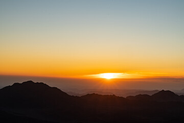 Obraz premium A dive into the magic of a egyptian sunrise