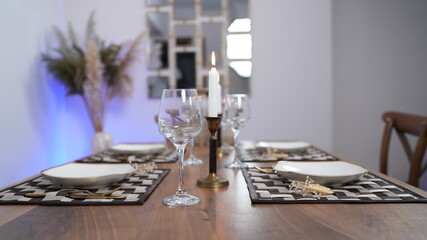 zigzag modern placemat and runners on the dining table