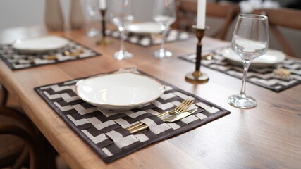 zigzag modern placemat and runners on the dining table