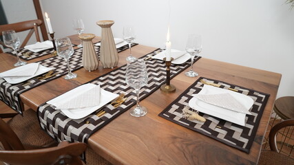 zigzag modern placemat and runners on the dining table