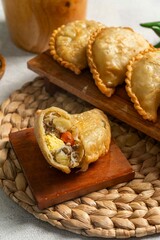 Ayam goreng, pastel, gorengan, fritter, sambal, indonesian, kuliner nusantara
