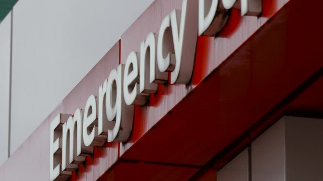 Hospital Building, Medical Healthcare, Public Health Care, Emergency Department Sign Signage, Urgent Condition Rapid Response Services, London, England, UK