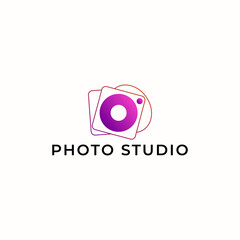 ILLUSTRATION PHOTOGRAPHY ABSTRACT CAMERA LENS SIMPLE LOGO ICON GRADIENT PURPLE PINK COLOR TEMPLATE DESIGN ELEMENT VECTOR. GOOD FOR PHOTO STUDIO, APPS