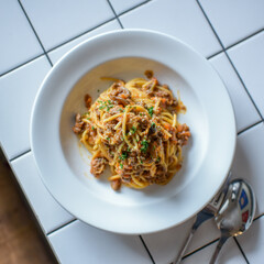 top shot of spaghetti bolognese