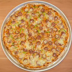 giant american favorite pizza