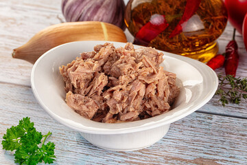 Canned tuna fish in olive oil