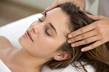 Fototapeta premium woman's scalp massage
