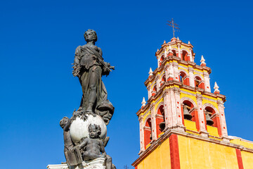 Fototapeta premium Monumento a La Paz en la ciudad de Guanajuato.