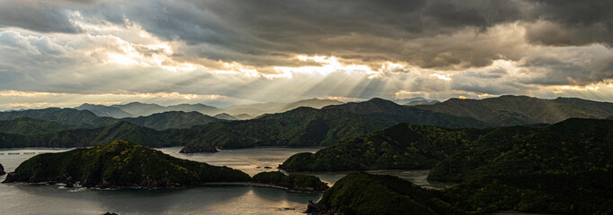 展望台から眺める夕焼けの絶景　三重県鵜倉園地	