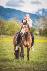 M&auml;dchen mit Pferd