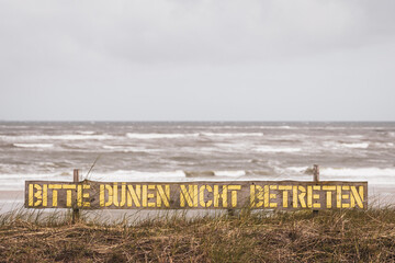 "Bitte D&uuml;nen nicht betreten" &ndash; Dune Protection Sign Facing the North Sea on Wangerooge