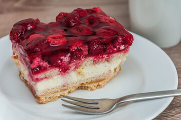 Himbeerkuchen auf einem Teller