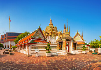 Fototapeta premium Wat Pho is an important tourist attraction in Bangkok.