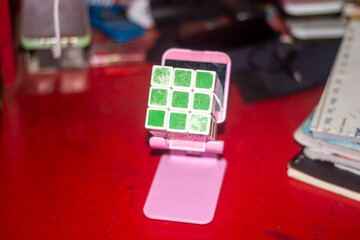 A Robiscube on the red table