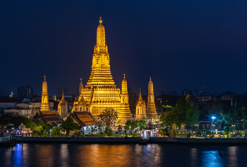 Obraz premium Wat Arun Temple at Night