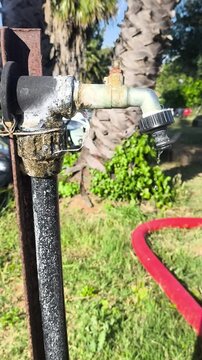 Grifo de riego con perdida de agua