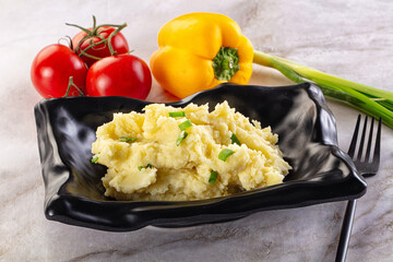 Mashed potato with green onion