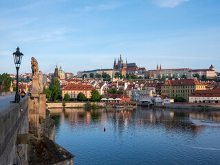 Obraz premium Prague Castle Charles Bridge and Vitava River at Sunrise