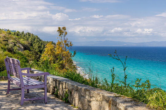 Ruheplatz mit Blick aufs Meer &ndash; Kraftort am Mittelmeer