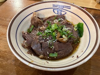 Authentic Taiwan Beef Noodles with Green Onion Topping