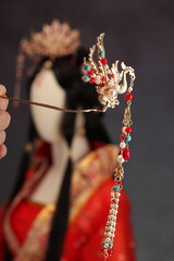 Traditional Chinese wedding elements, decorations for the empress' hairstyle