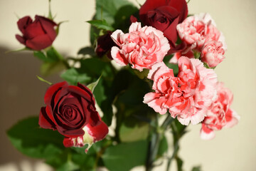 薔薇とカーネーション