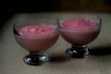 Puncs Puding &Uuml;vegkehelyben, Punch Pudding in a Glass Bowl.