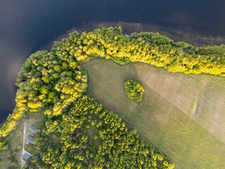Piękne jezioro Wierzchowo, widok z lotu ptaka © hunter76