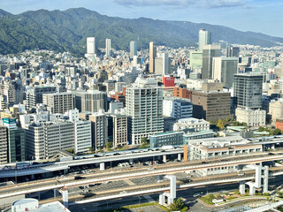 神戸ポートタワーから神戸市中心部・三宮方面を望む風景