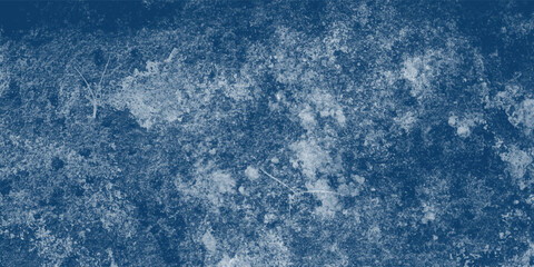 Blue and White Grunge Pattern with Soft Edges and Central Faded Shape

