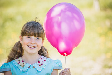 Mädchen mit Luftballon