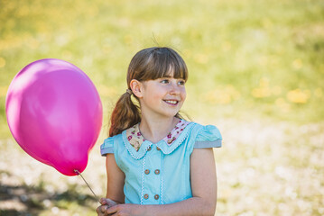 Mädchen mit Luftballon