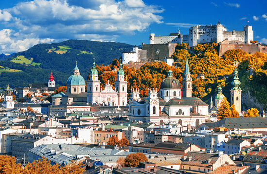 Innsbruck, city, Austria, Tyrol, Inn, high mountains, Inn River, seat of the bishop, destination for tourists and skiers,

