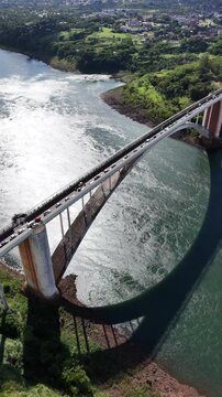 Ponte
paraguai
ponte da amizade
foz do igua&ccedil;u
fronteira
rio paran&aacute;
ciudad del este
paraguay
imagracion

