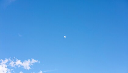 Clear Blue Daytime Sky with Few Clouds, blue sky background