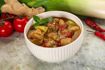 Thai curry with chicken and basil