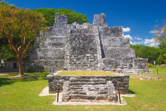 In the ruins of ancient El Meco