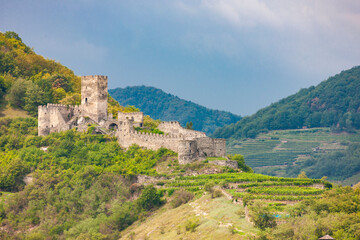 Fototapeta premium ruins of Hinterhaus castle in Wachau Valley, Austria