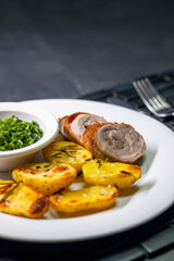 pork roll with spinach and roasted potatoes
